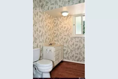 2420 94th Avenue NE, Clyde Hill, WA 98004 - Photo 3