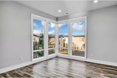 1113 N 39th Court, Renton, WA 98056 - Photo 11