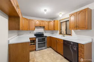 8188 Graystone Way NW, Silverdale, WA 98383 - Photo 5