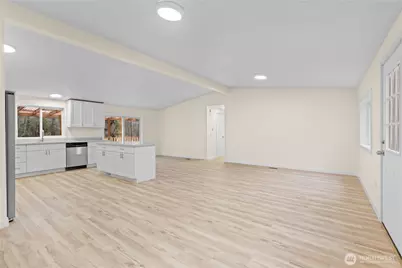 141 E Rasor Place, Belfair, WA 98528 - Photo 5