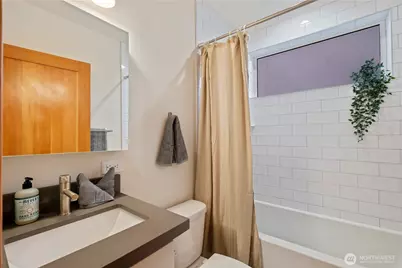 2844 B 22nd Avenue W, Seattle, WA 98199 - Photo 23