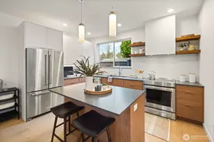 713 N 70th St, Seattle, WA 98103 - Photo 11