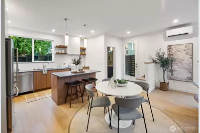 713 N 70th Street, Seattle, WA 98103 - Photo 9