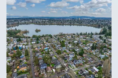 713 N 70th Street, Seattle, WA 98103 - Photo 37