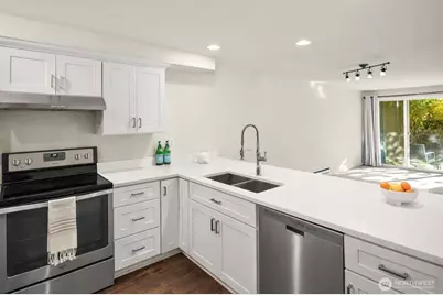 12014 98th Avenue NE #101, Kirkland, WA 98034 - Photo 13