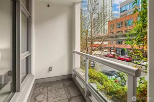 588 Bell St, Seattle, WA 98121 - Photo 23
