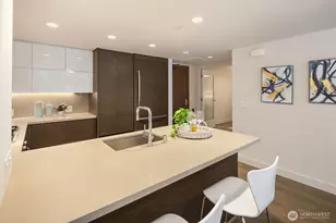 588 Bell St, Seattle, WA 98121 - Photo 15