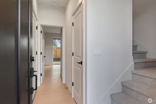 3205 19th St, Everett, WA 98201 - Photo 3