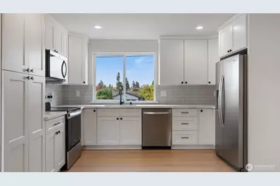 3205 19th Street #B, Everett, WA 98201 - Photo 5