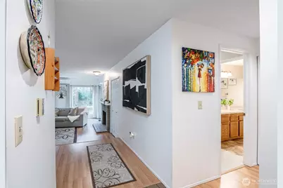 15141 Sunwood Boulevard #EE11, Tukwila, WA 98188 - Photo 3