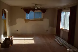 704 W 5th St, Cle Elum, WA 98922 - Photo 5