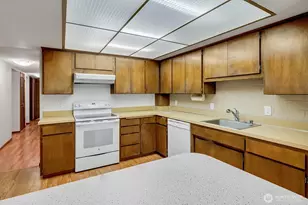 11019 B Glen Acres Dr S, Seattle, WA 98168 - Photo 27