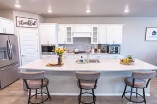 17622 Crossing Dr E, Puyallup, WA 98374 - Photo 23