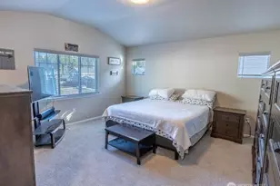 17622 Crossing Dr E, Puyallup, WA 98374 - Photo 15