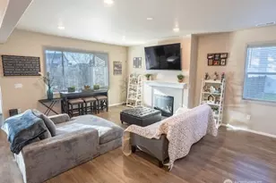 17622 Crossing Dr E, Puyallup, WA 98374 - Photo 27