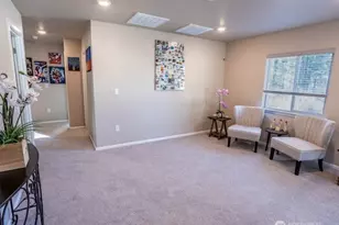 17622 Crossing Dr E, Puyallup, WA 98374 - Photo 21