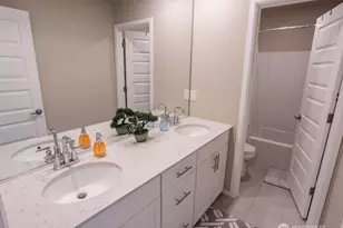 17622 Crossing Dr E, Puyallup, WA 98374 - Photo 19