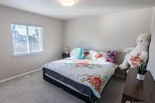 17622 Crossing Dr E, Puyallup, WA 98374 - Photo 17