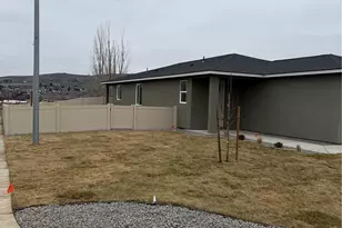 915 Ivy Street NE, Ephrata, WA 98823 - Photo 3