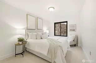 1105 Spring St, Seattle, WA 98104 - Photo 11