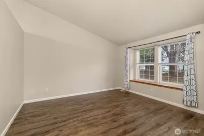 9208 321st Street Ct E, Eatonville, WA 98328 - Photo 5