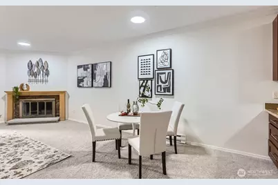 14547 NE 40th St #J302, Bellevue, WA 98007 - Photo 13