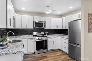 14322 Admirality Way, Lynnwood, WA 98087 - Photo 13