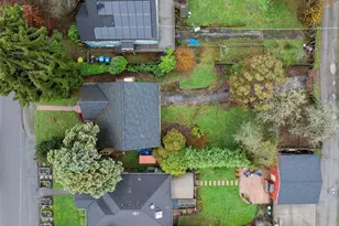 9748 Dayton Ave N, Seattle, WA 98103 - Photo 3