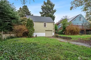 9748 Dayton Ave N, Seattle, WA 98103 - Photo 39