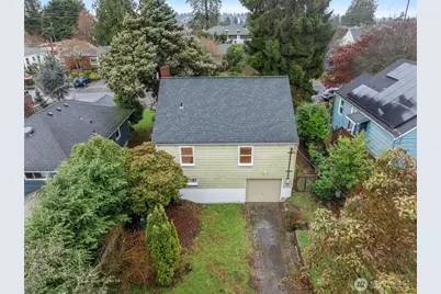 9748 Dayton Avenue N, Seattle, WA 98103 - Photo 31