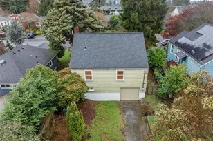 9748 Dayton Ave N, Seattle, WA 98103 - Photo 31