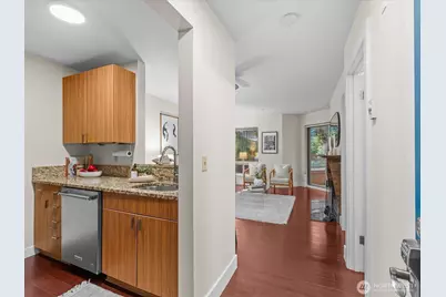 711 E Denny Way #104, Seattle, WA 98122 - Photo 5