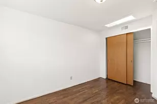 527 E 1st St, Port Angeles, WA 98362 - Photo 7