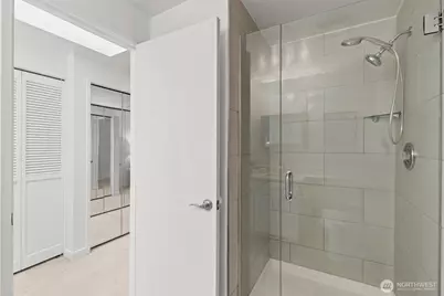 10 143rd Avenue SE #4, Bellevue, WA 98007 - Photo 17