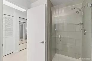 10 143rd Ave SE, Bellevue, WA 98007 - Photo 17