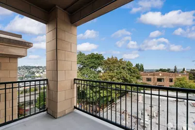 745 Bellevue Avenue E #401, Seattle, WA 98102 - Photo 9