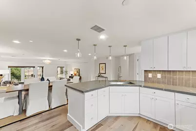 745 Bellevue Avenue E #401, Seattle, WA 98102 - Photo 17