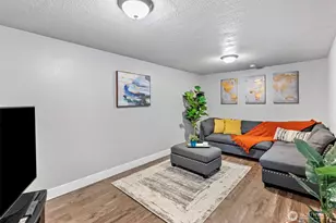 412 E 78th St, Tacoma, WA 98404 - Photo 7