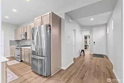 18106 151st Street E, Bonney Lake, WA 98391 - Photo 17