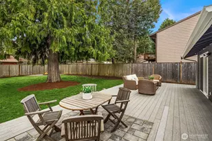 19401 30th Ave NE, Lake Forest Park, WA 98155 - Photo 9