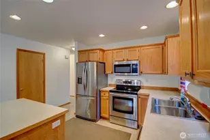 1072 Sinclair Ln, Burlington, WA 98233 - Photo 13