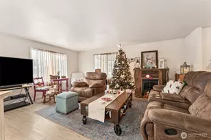 10711 60th Street Ct, Puyallup, WA 98372 - Photo 3