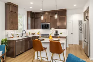 13472 (Hs 8) NE 112th Pl, Redmond, WA 98052 - Photo 3