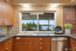 8154 E Seaview Dr, Port Orchard, WA 98366 - Photo 9