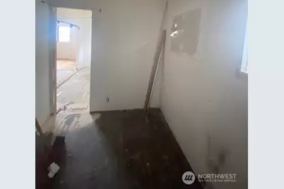 8633 S Thompson Avenue, Tacoma, WA 98444 - Photo 9