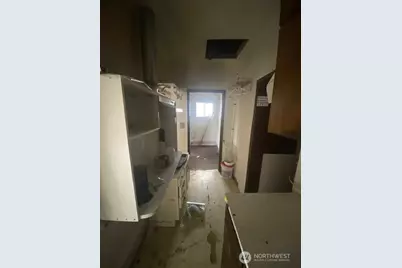 8633 S Thompson Avenue, Tacoma, WA 98444 - Photo 7