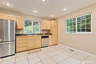 10311 NE 156th Pl, Bothell, WA 98011 - Photo 11