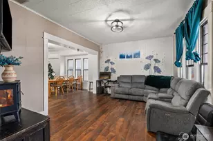 610 Barnhart St, Raymond, WA 98577 - Photo 9