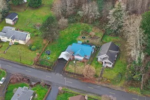 610 Barnhart St, Raymond, WA 98577 - Photo 3