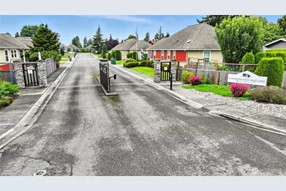 425 Garden Lane #39, Burlington, WA 98233 - Photo 3